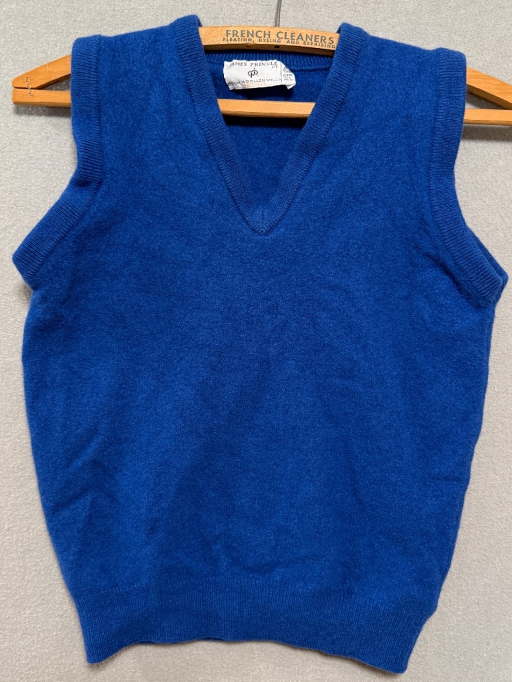 James Pringle Scotland Pure New Wool V-Neck Sweater Vest Royal Blue VTG Men S - Picture 7 of 7